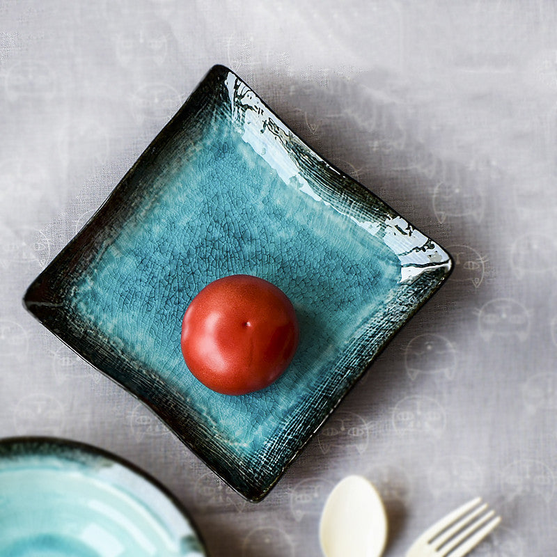 Assiette Bleue à Deux Anses