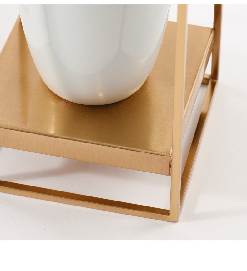 Décoration Florale en Céramique Blanche et Métal