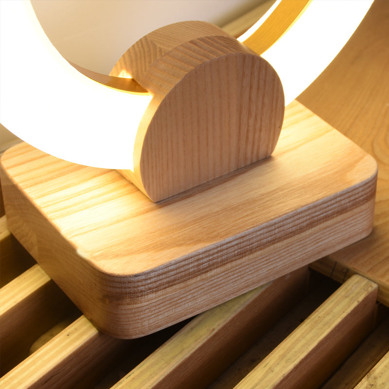 Lampe circulaire en bois