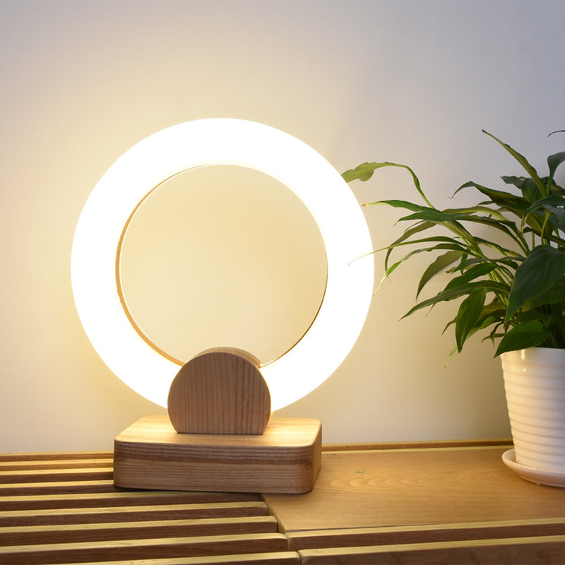 Lampe circulaire en bois