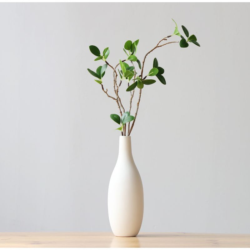 Vase en céramique blanche finition mate