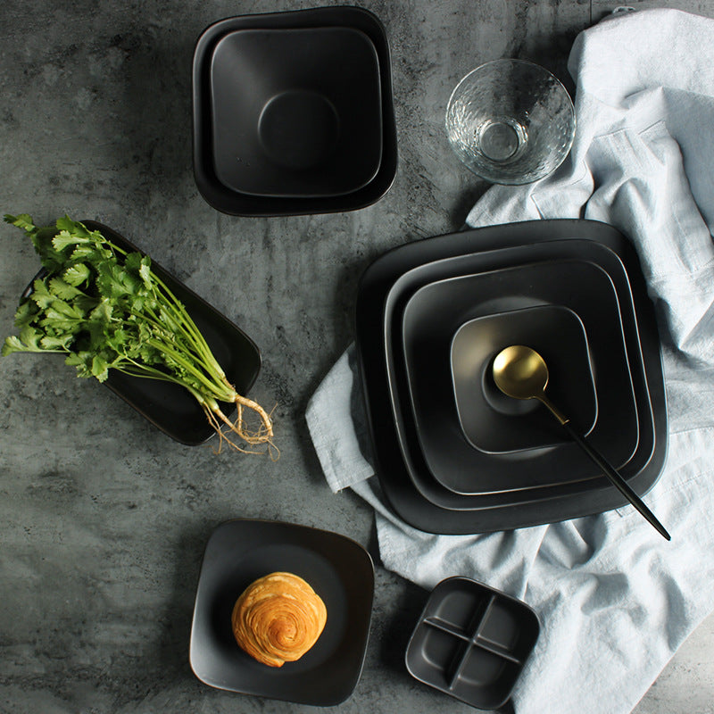 Assiette Carrée en Porcelaine Mate