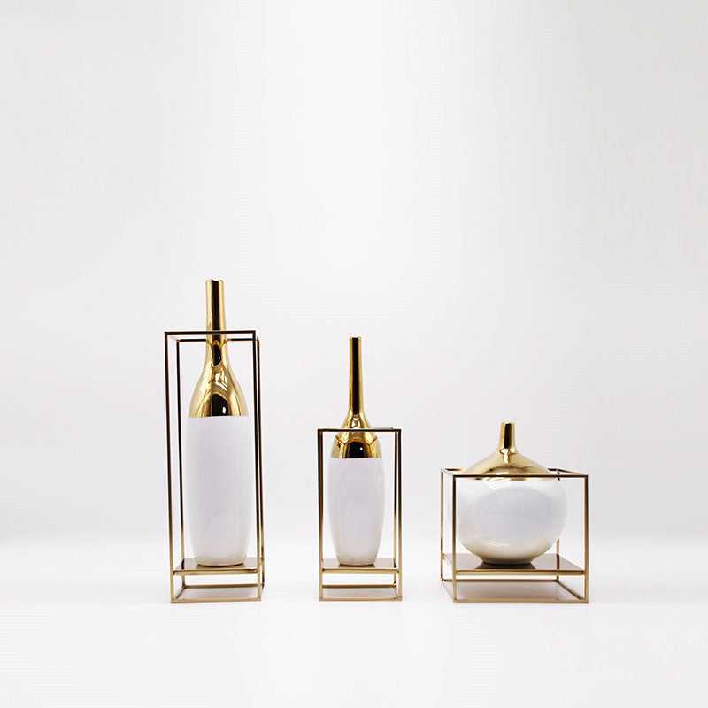 Décoration Florale en Céramique Blanche et Métal