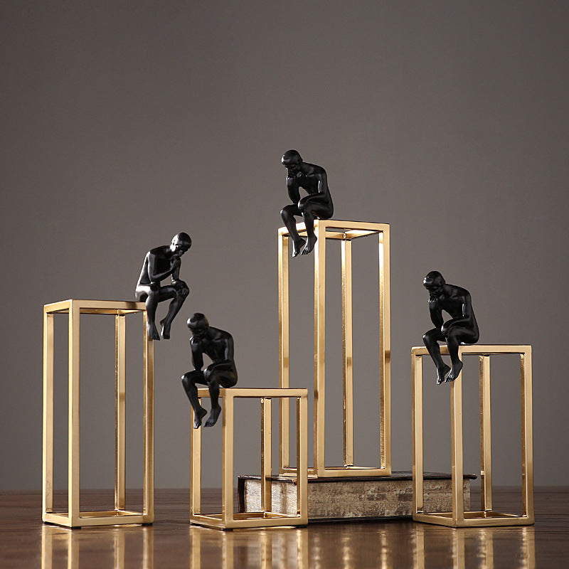 Sculpture décorative figurative noir et or, objet design contemporain Maison Gloow