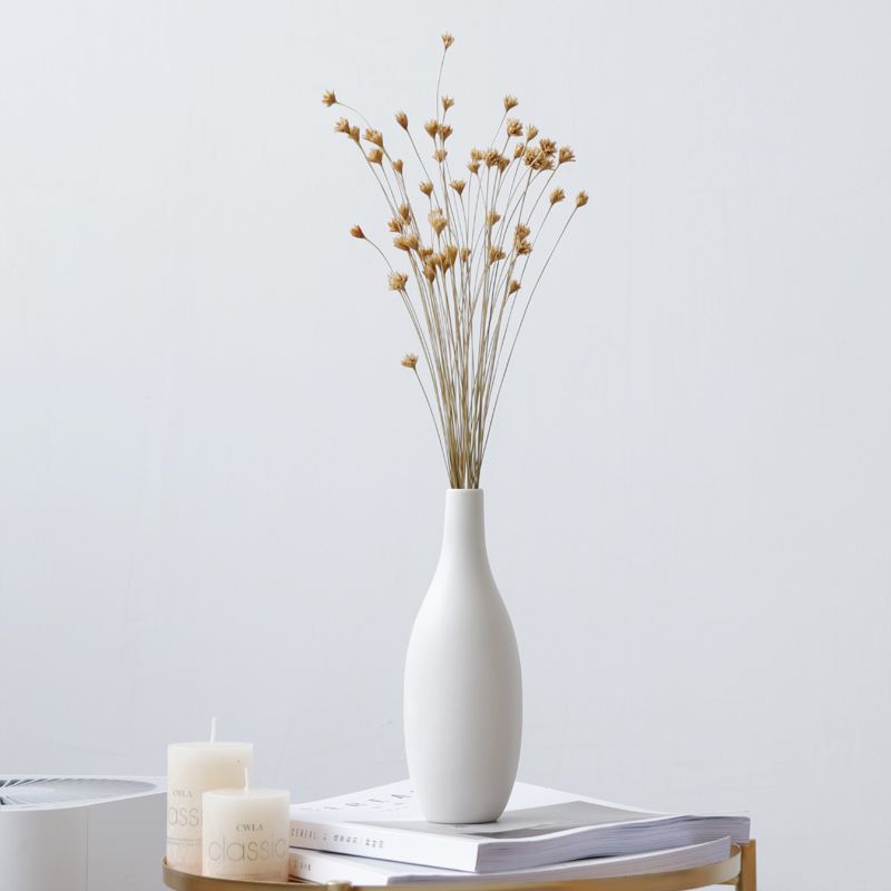 Vase en céramique blanche finition mate