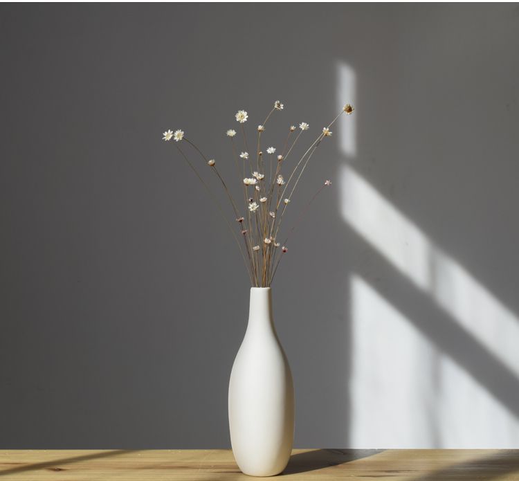 Vase en céramique blanche finition mate
