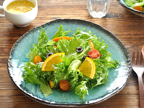 Assiette Bleue à Deux Anses