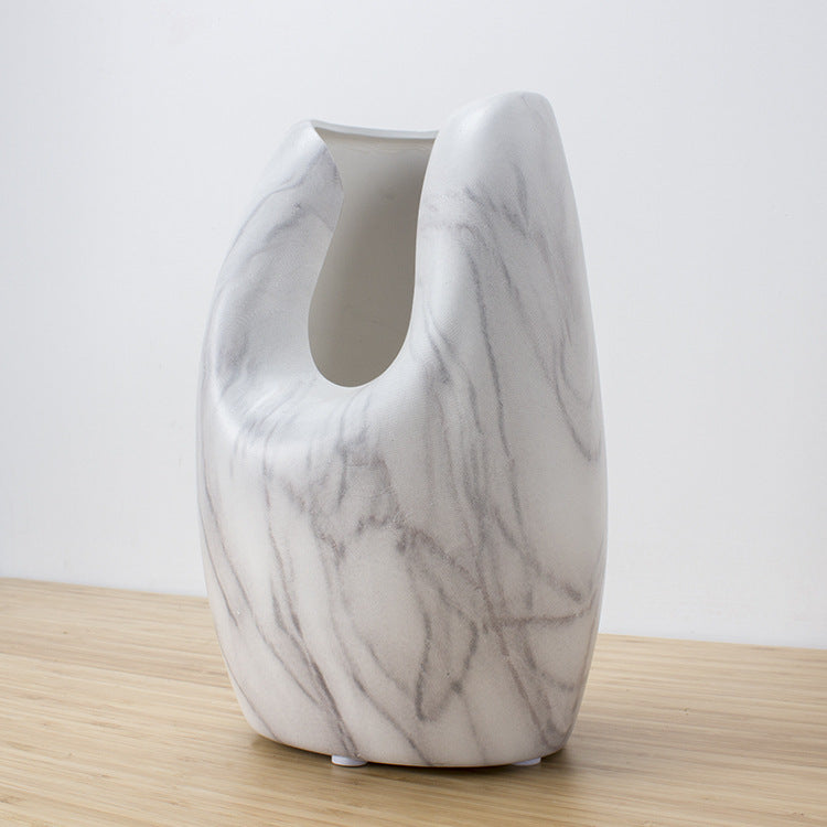Vase en céramique marbrée blanche