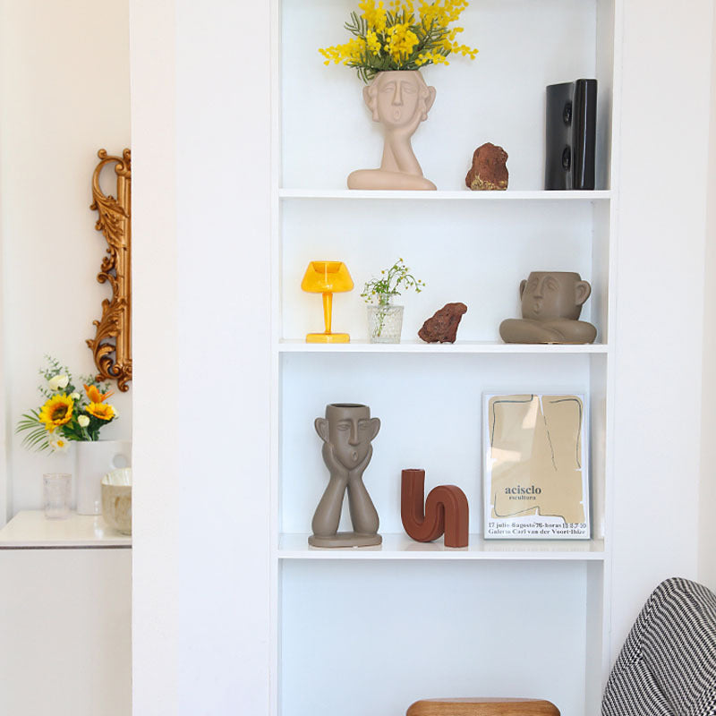 Vase décoratif en céramique avec fleurs