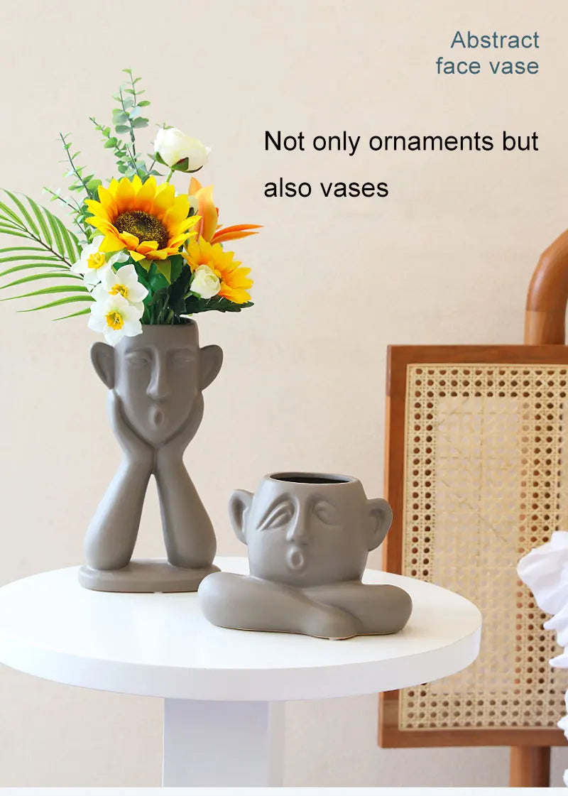 Vase décoratif en céramique avec fleurs