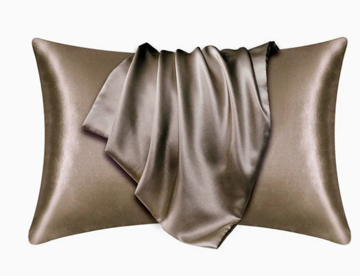 Housse de coussin en satin de soie de luxe